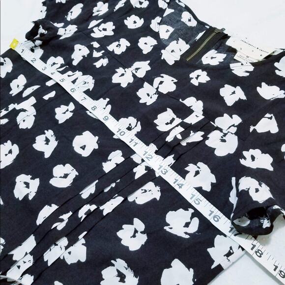 Coincidence & Chance Drop Waist Pleated Crewneck - Picture 3 of 9